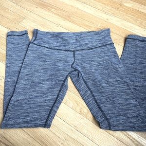 Lululemon leggings size 6. Wunder Under leggings.